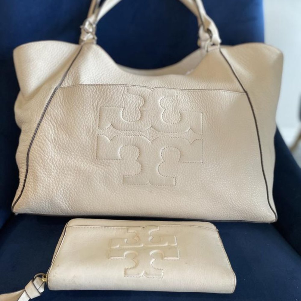 Tory Burch Bombe T New Ivory Tote & Wallet